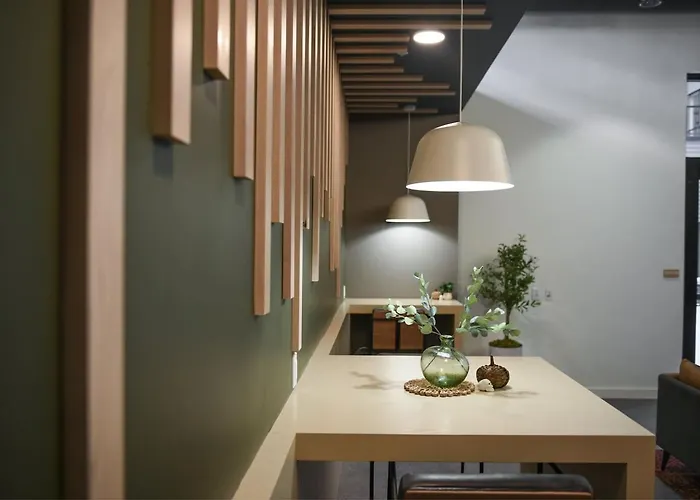 Hulu+gym+parking Near Shoppingupmcuniversities *