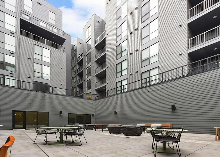 Hulu+gym+parking Near Shoppingupmcuniversities