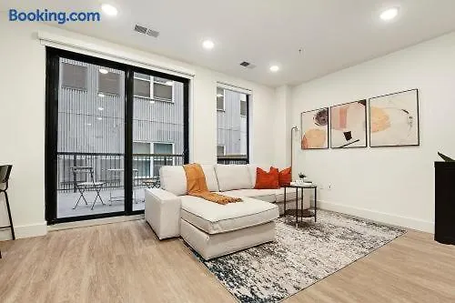 Hulu+gym+parking Near Shoppingupmcuniversities Pittsburgh
