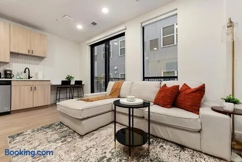 Hulu+gym+parking Near Shoppingupmcuniversities * Pittsburgh